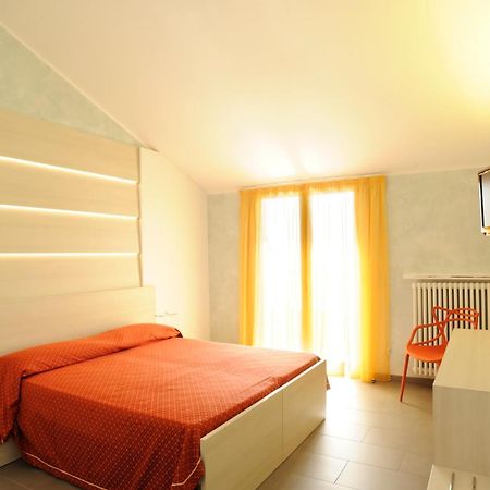 Hotel Danio Lungomare Alassio Buitenkant foto