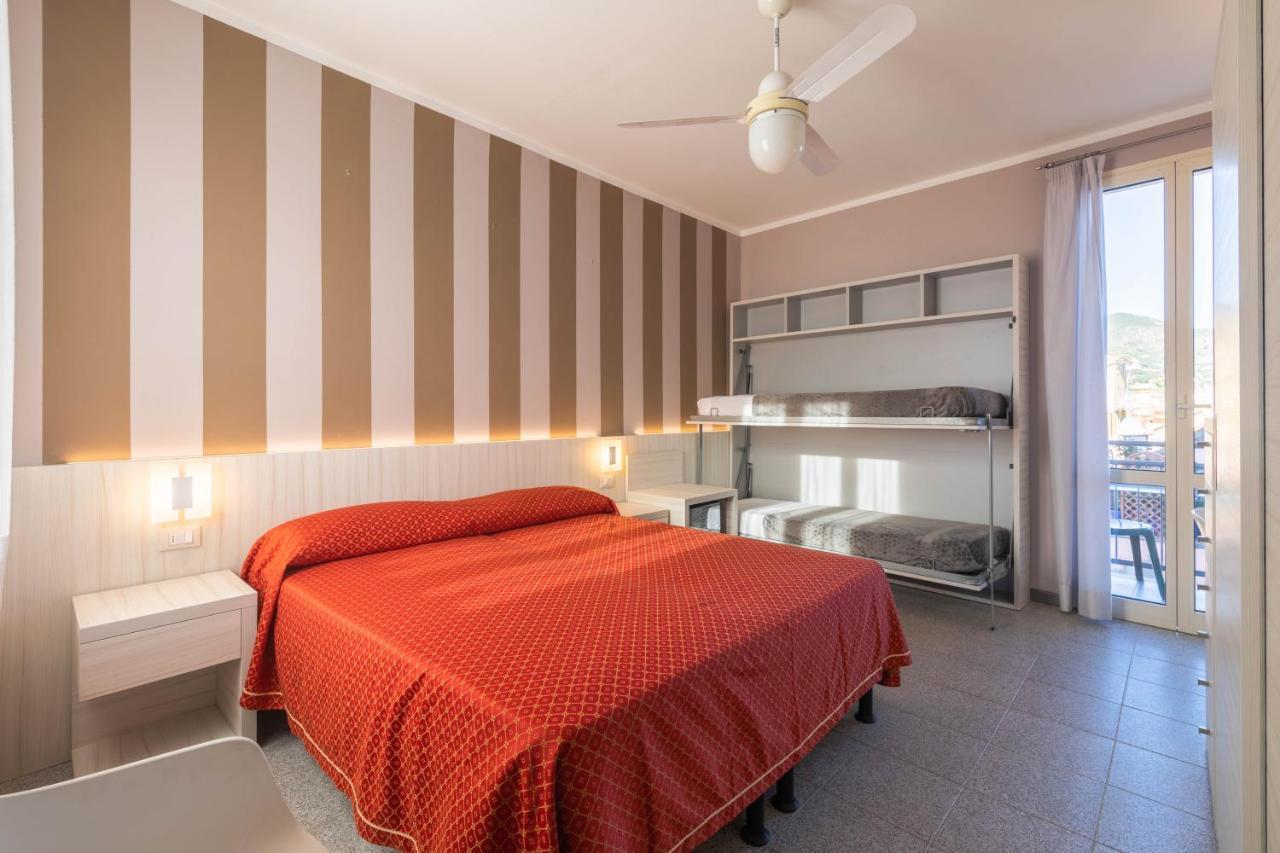 Hotel Danio Lungomare Alassio Buitenkant foto
