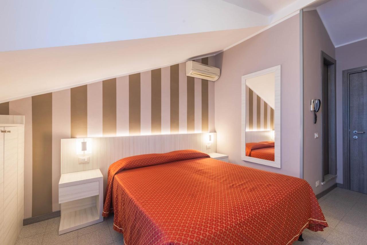 Hotel Danio Lungomare Alassio Buitenkant foto