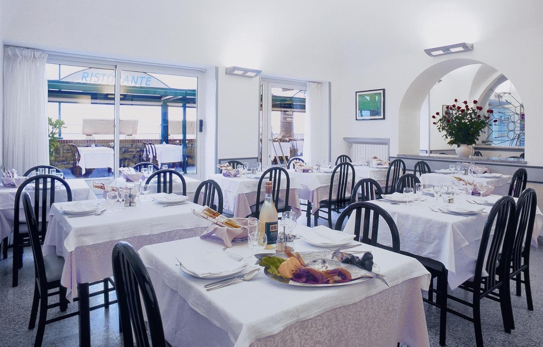 Hotel Danio Lungomare Alassio Buitenkant foto